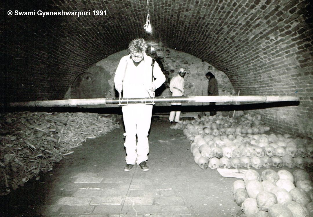 R. Záhora geofizikálně změřil i Hlavní kryptu chrámu Panny Marie ve Křtinách s negativním výsledkem (1991).